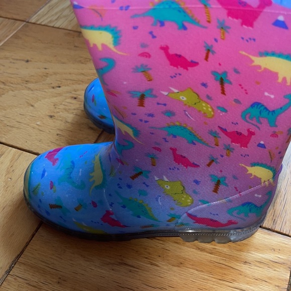 Girls light up dinosaur rain boots - Picture 4 of 7